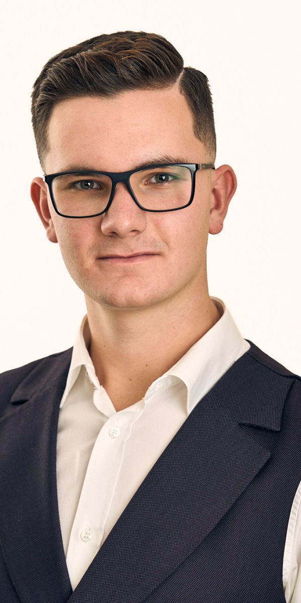 1JULIAN KOMPRESJA SM 2048px2037